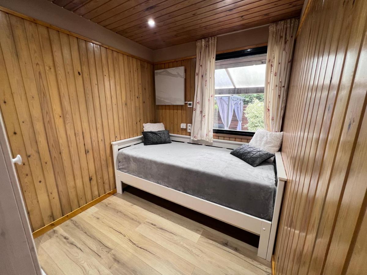 Spacieux Chalet A Эвей Экстерьер фото